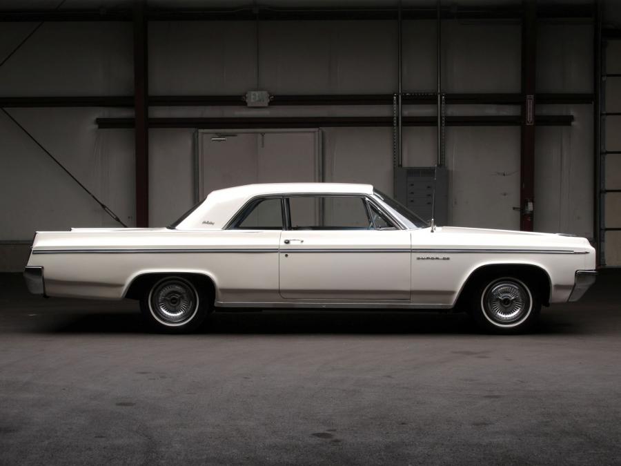  Oldsmobile Super 88 2-Door Holiday Hardtop 1963 года  (фото 2 из 9)
